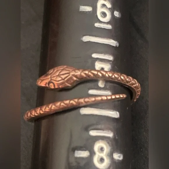 Very detailed solid copper snake ring and snake pattern earrings - Picture 3 of 11